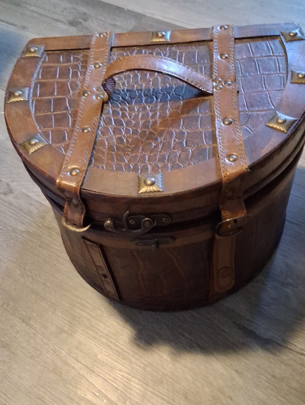 Brown Vintage-Style Leather Travel Hat Box-Reproduction